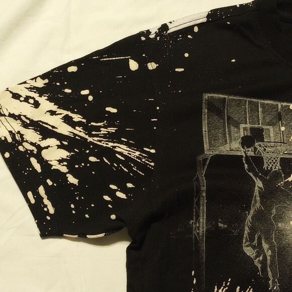 Rare Michael Jordan 23 Splatter Design T-shirt Men's M - Picture 4 of 7